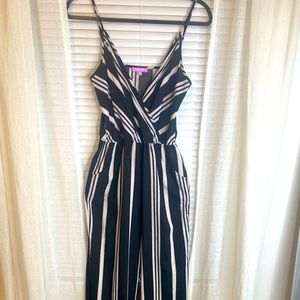 Adorable Ci Sono pant suit in perfect condition!